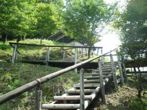 波賀城史跡公園最後の木組みの階段